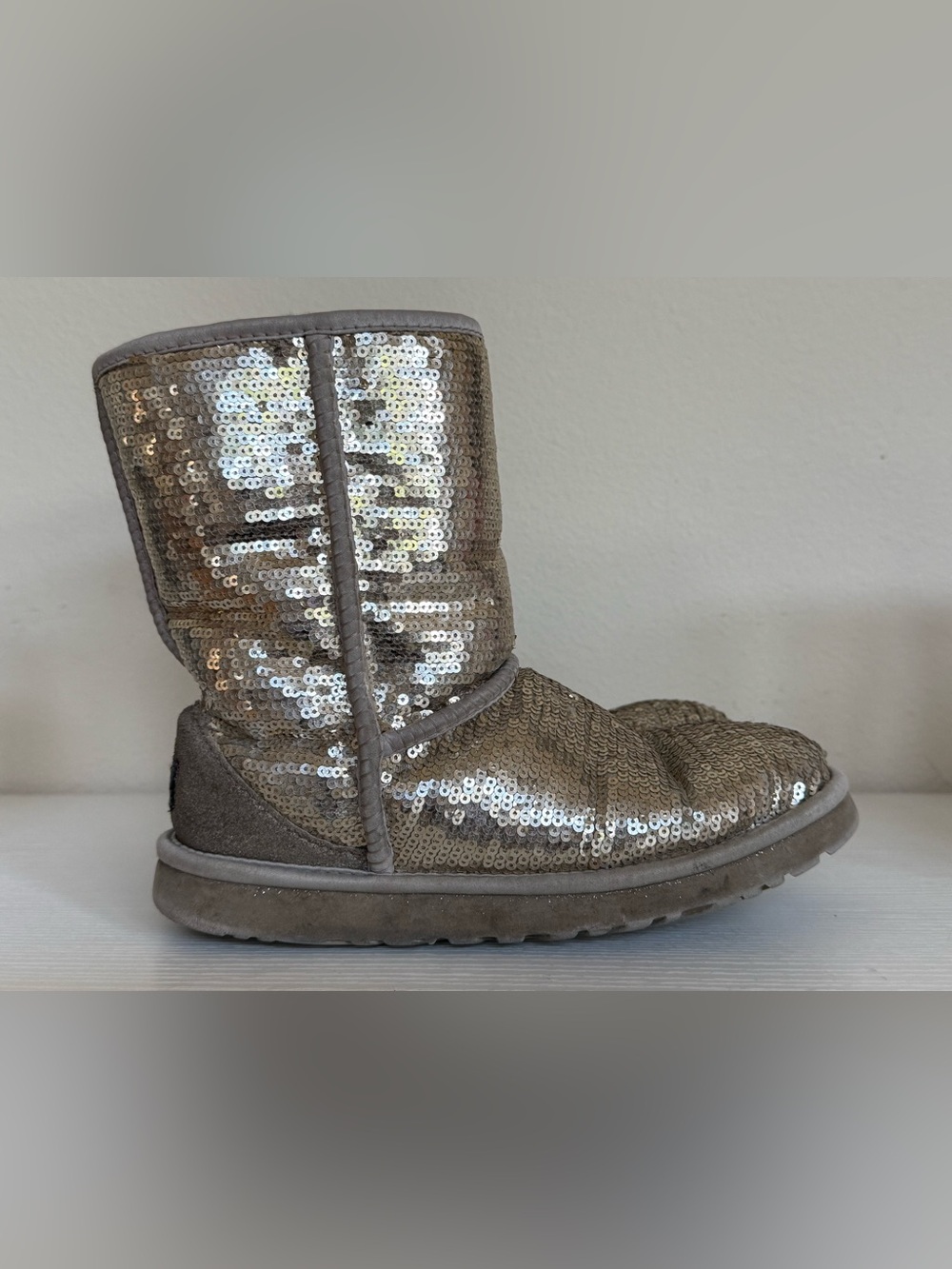 UGG Classic Short Champagne/Gold Sequin Boots Style 3162 - Size 7
